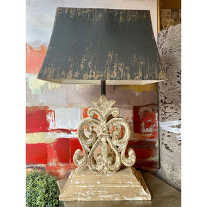 Lampada Mastercraft con Fregio
