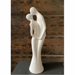 Statua Gilde Bacio sinuoso